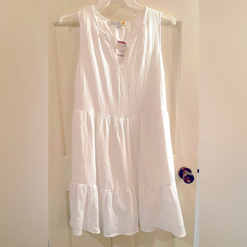New with tags adorable white sundress!